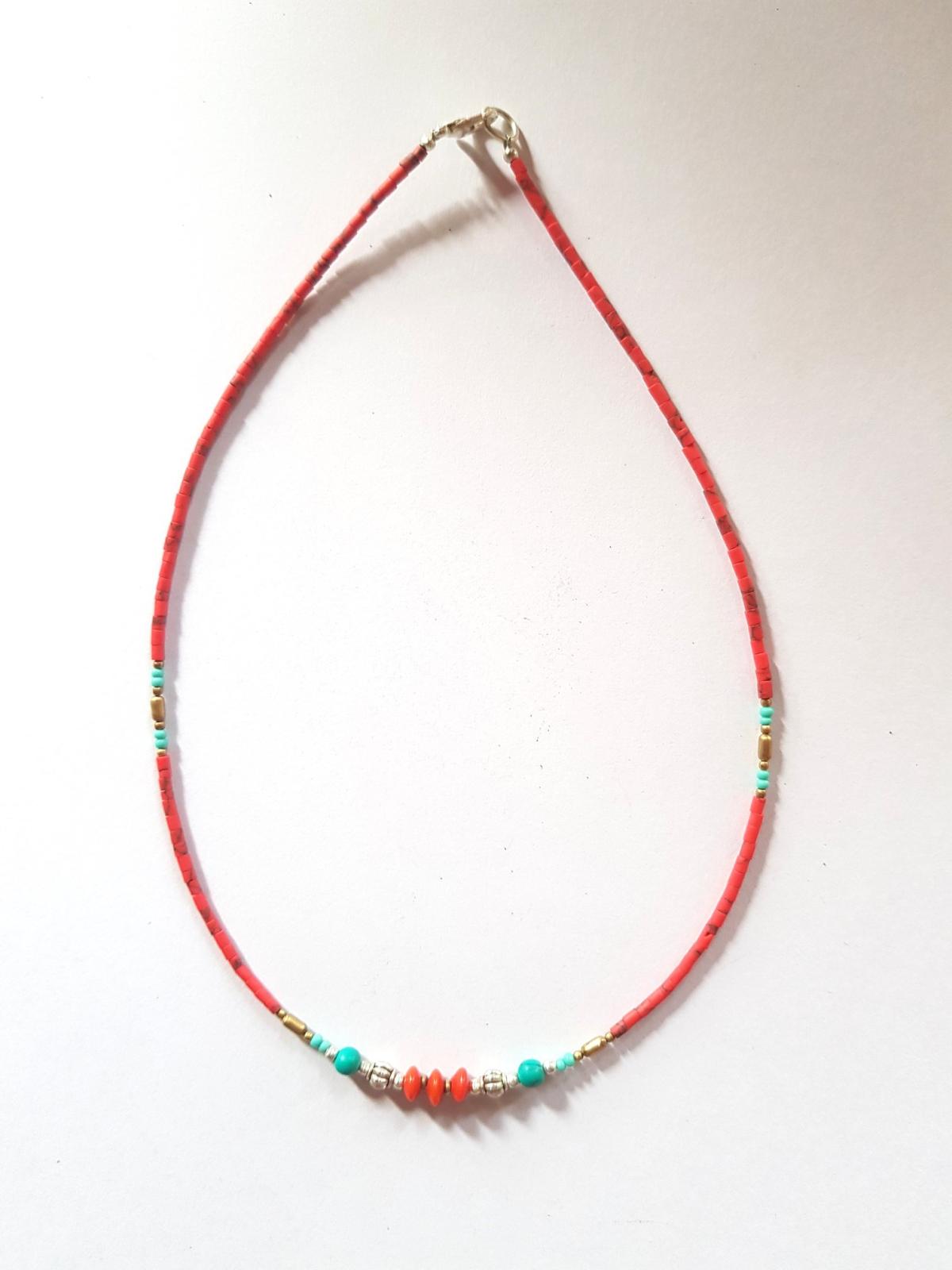 Collier lien rouge