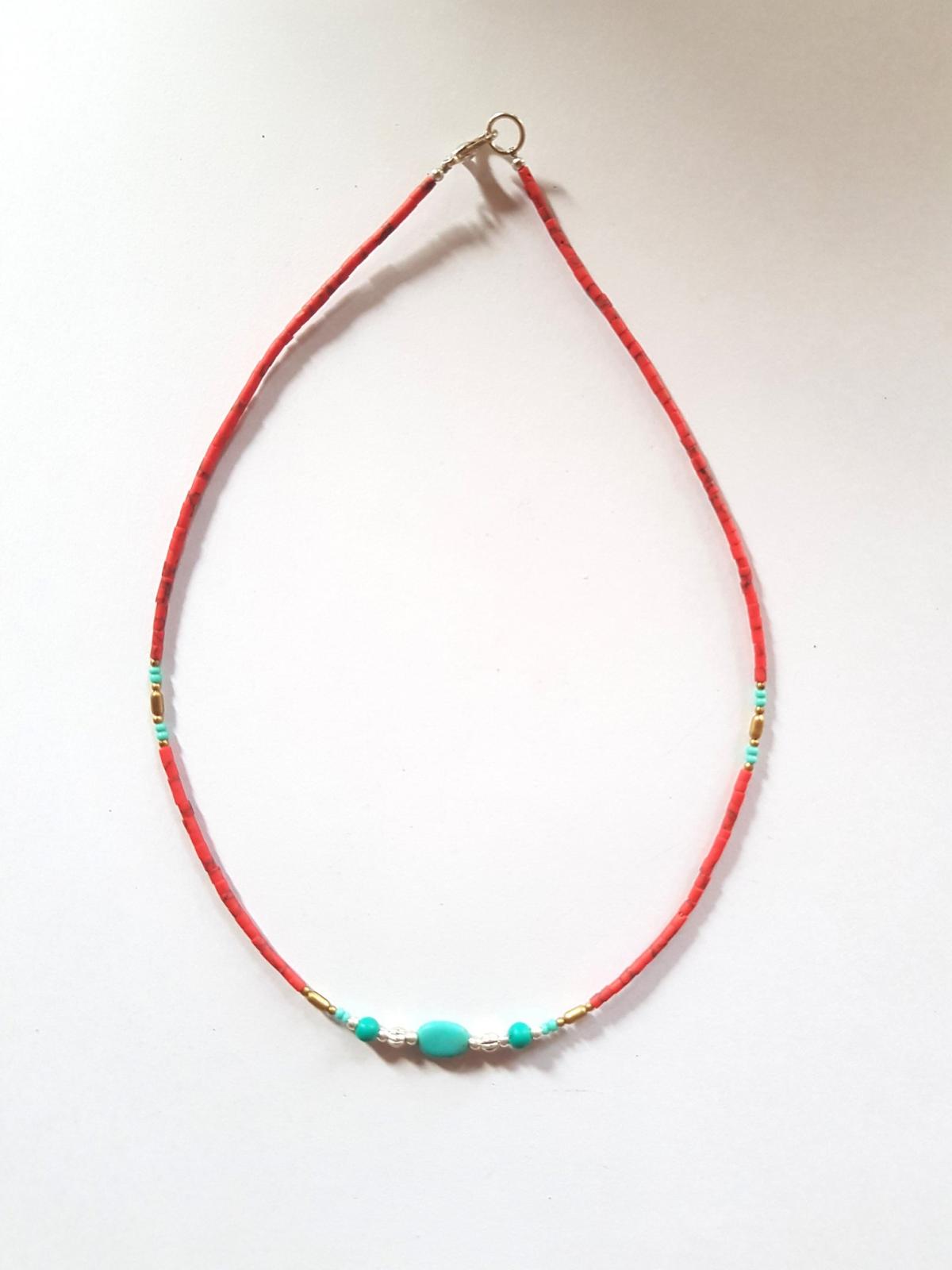 Collier lien rouge