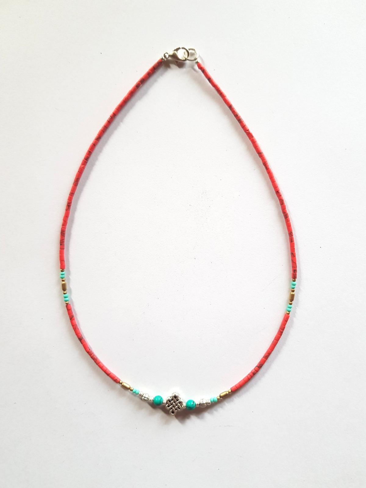Collier lien rouge