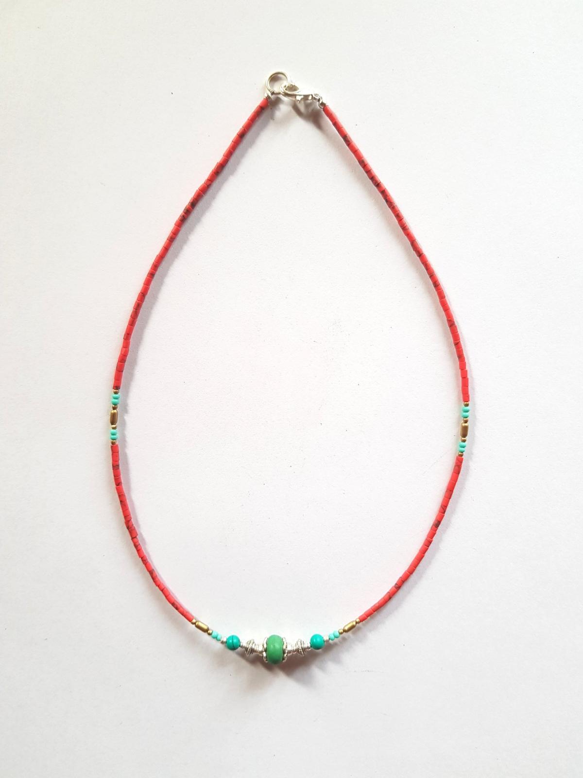 Collier lien rouge
