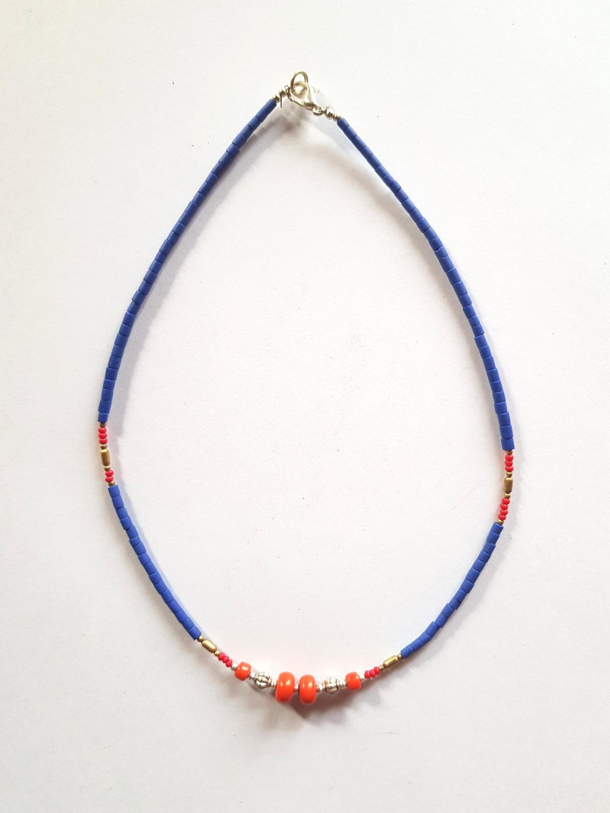 Collier lien bleu