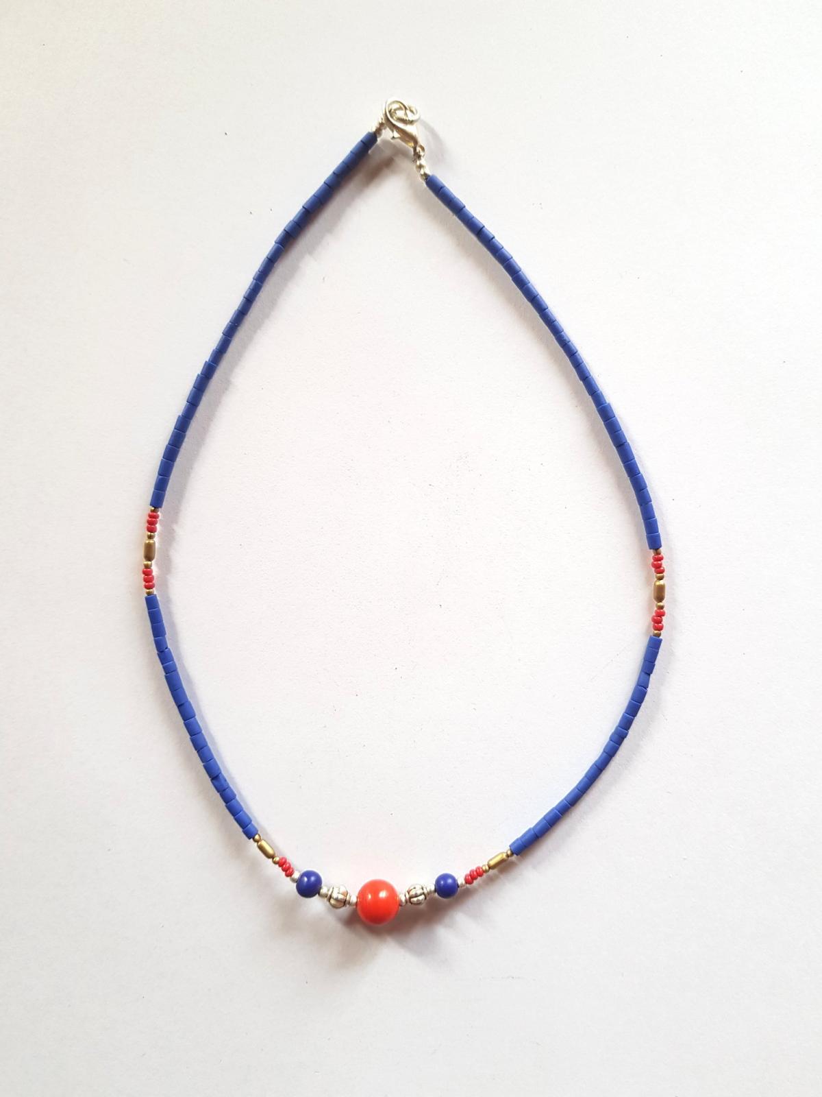 Collier lien bleu