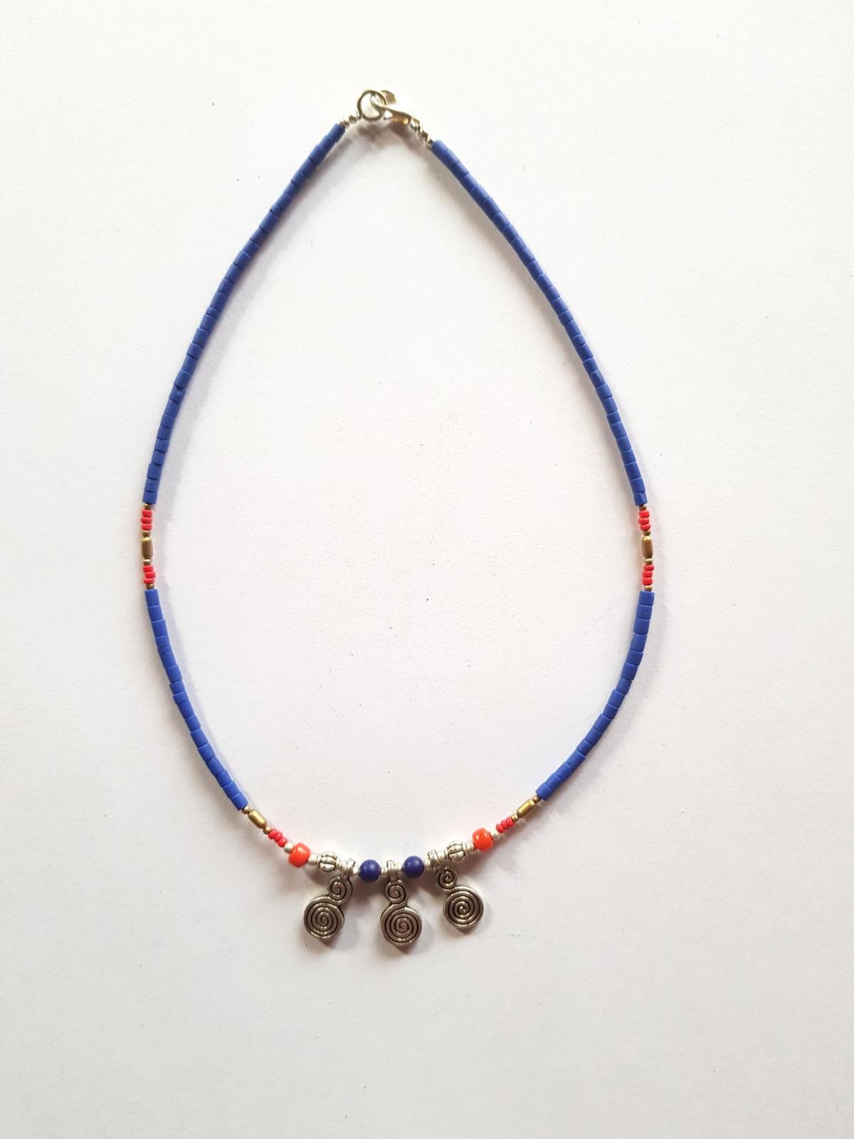 Collier lien bleu