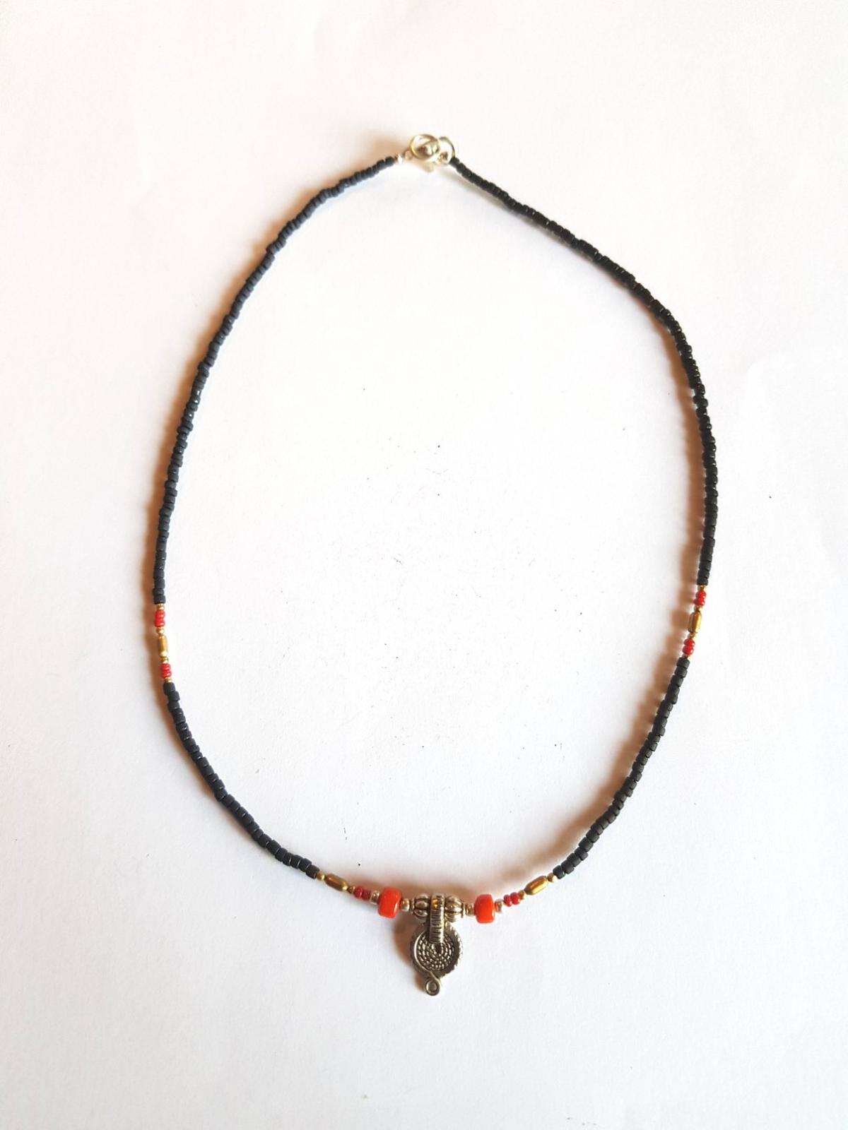 Collier lien noir