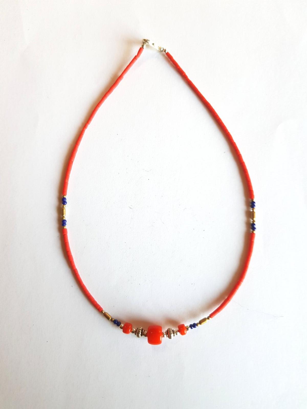 Collier lien rouge