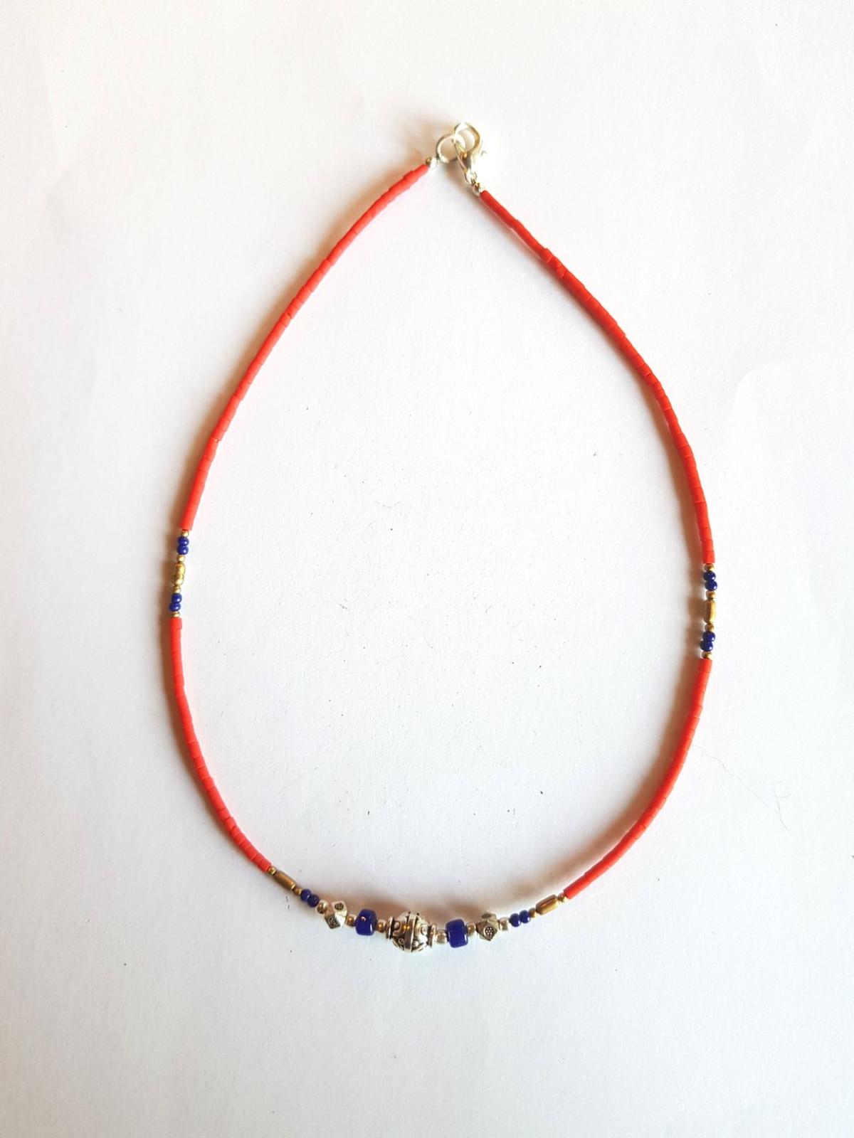 Collier lien rouge