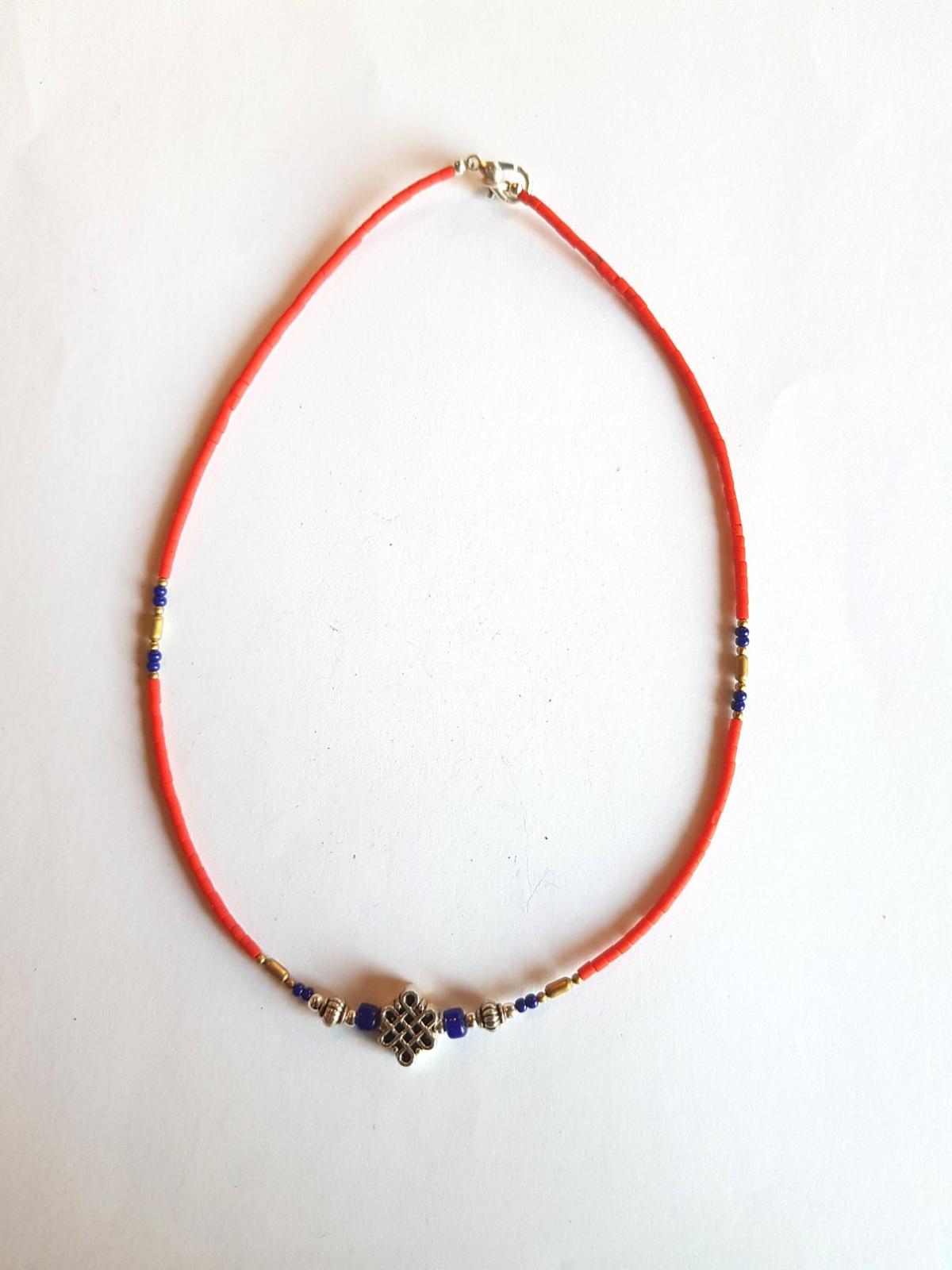 Collier lien rouge