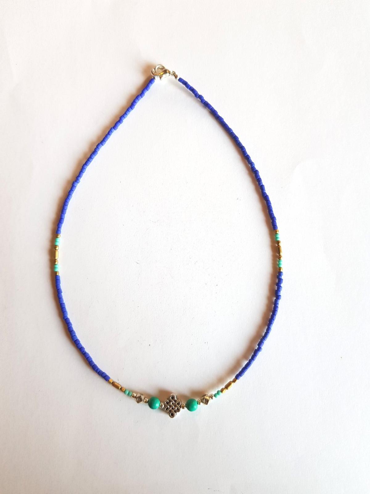 Collier lien bleu