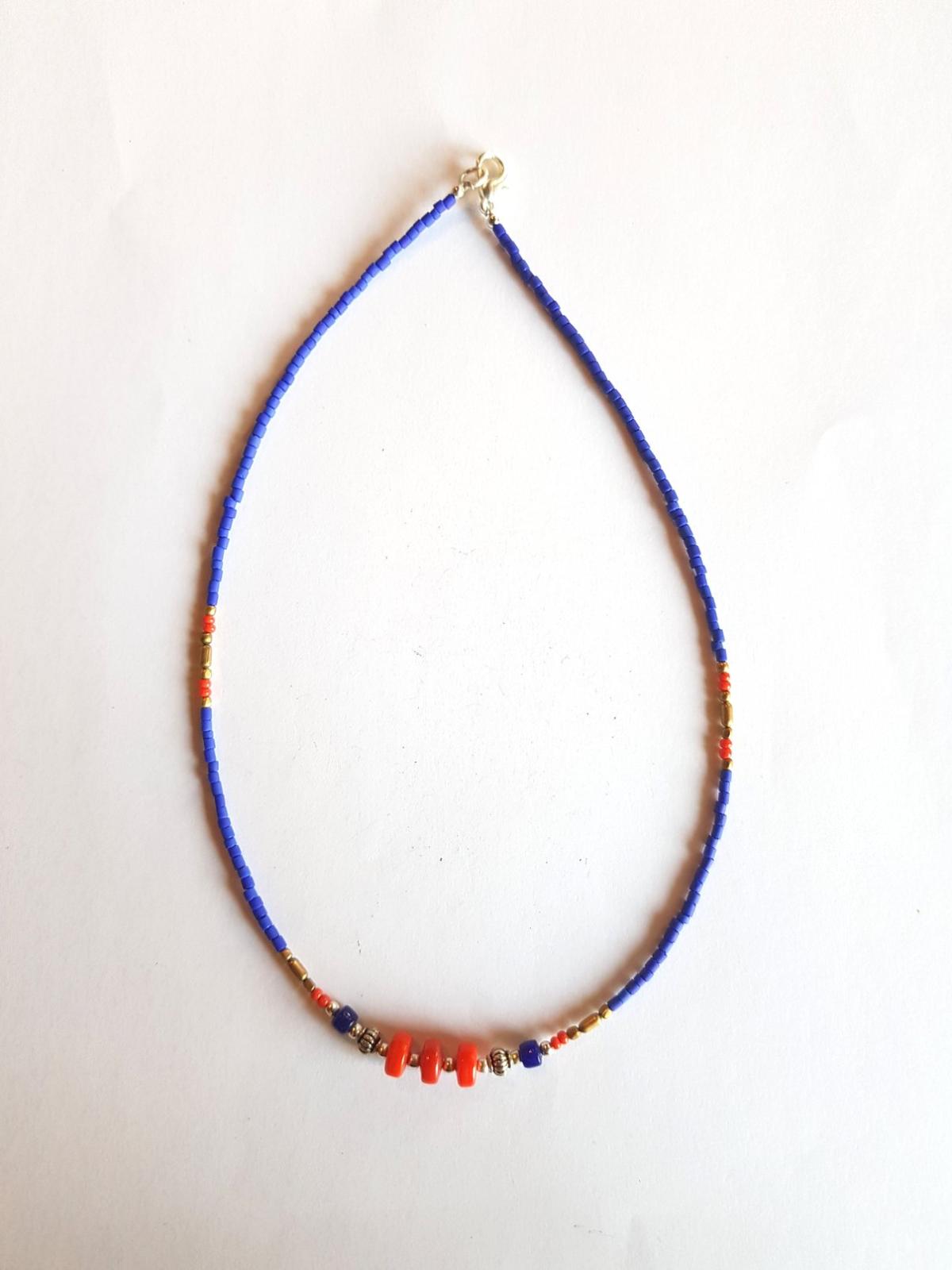 Collier lien bleu