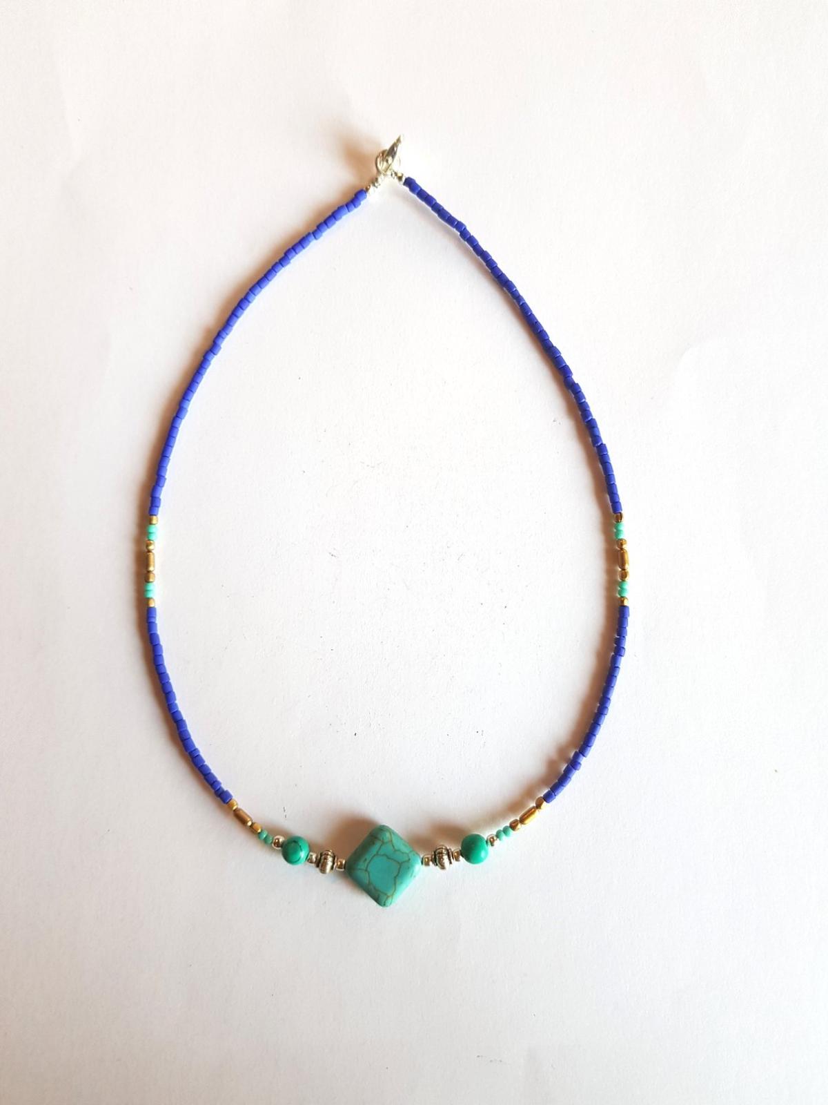 Collier lien bleu