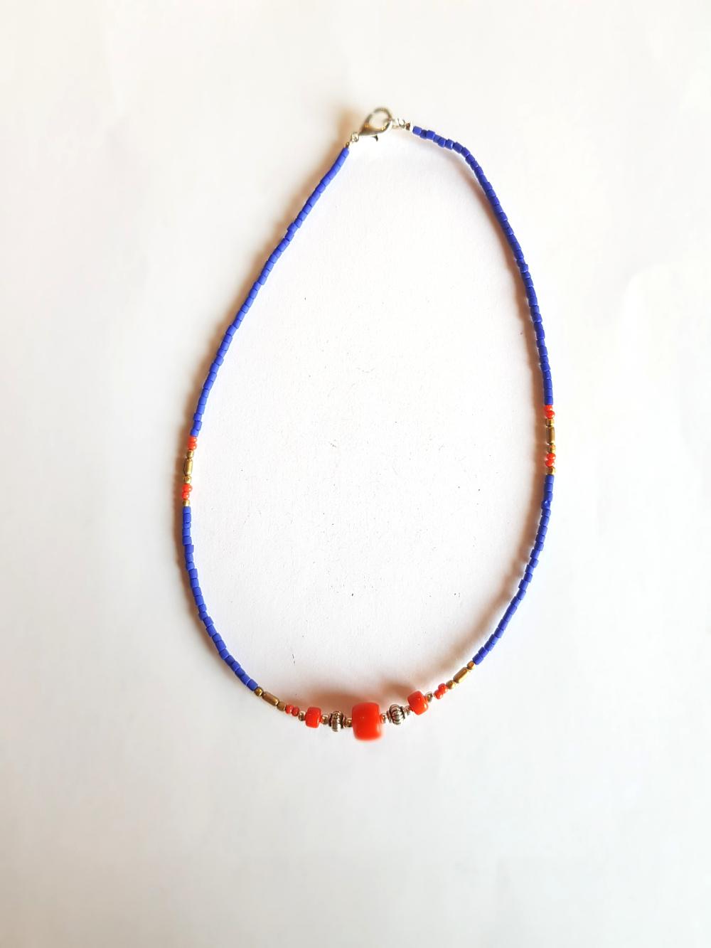 Collier lien bleu