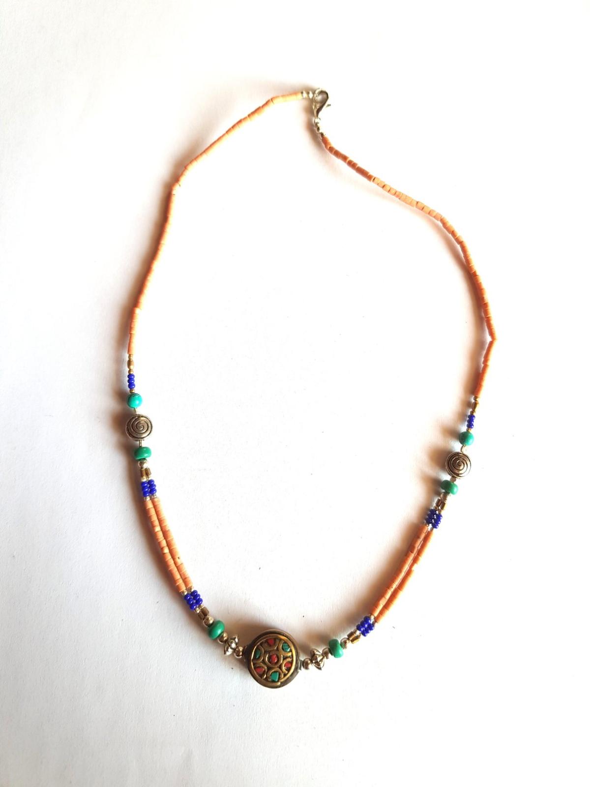 Collier lien rose