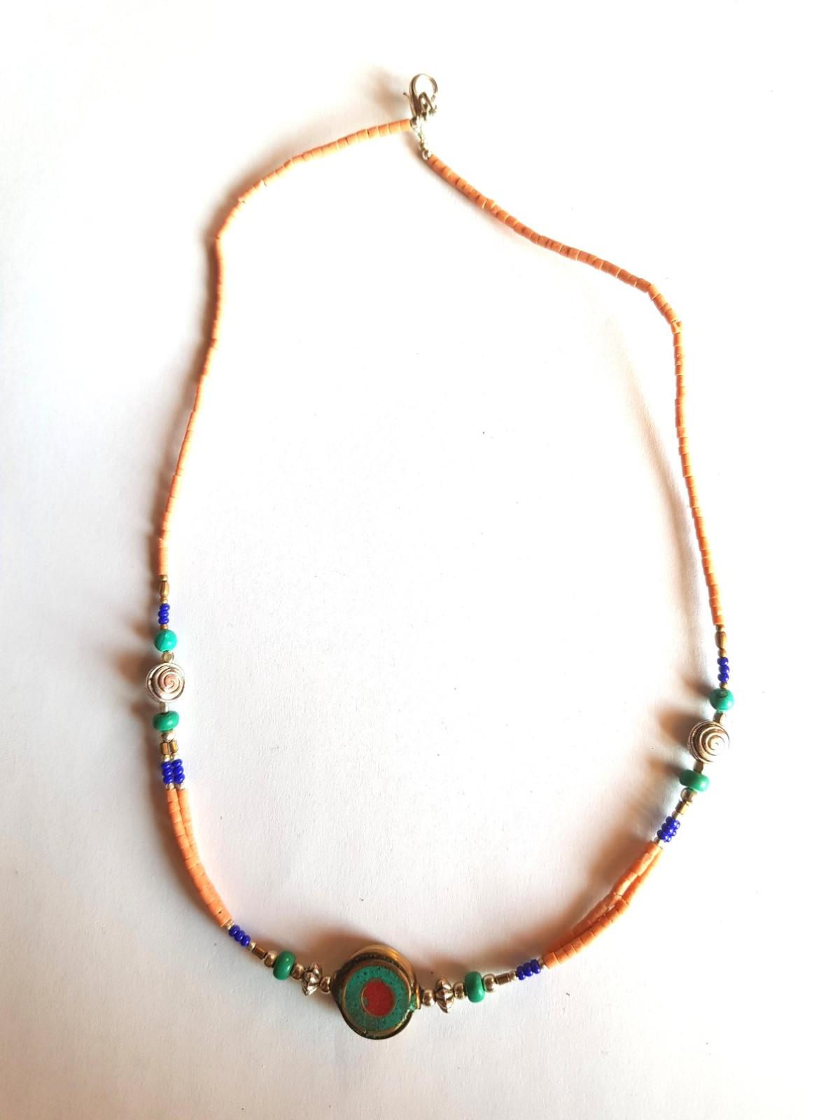 Collier lien rose