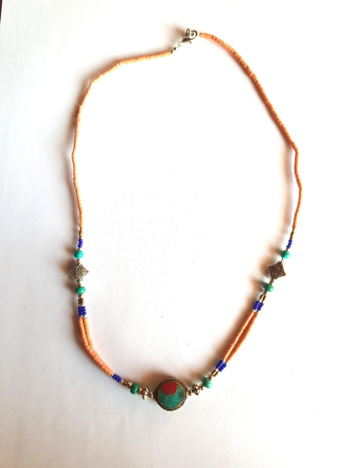 Collier lien rose