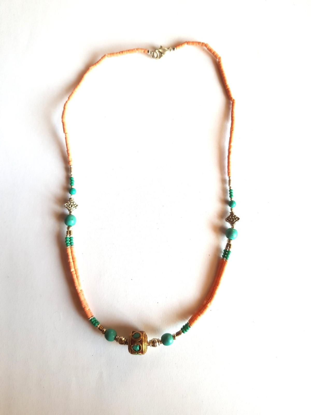 Collier lien rose