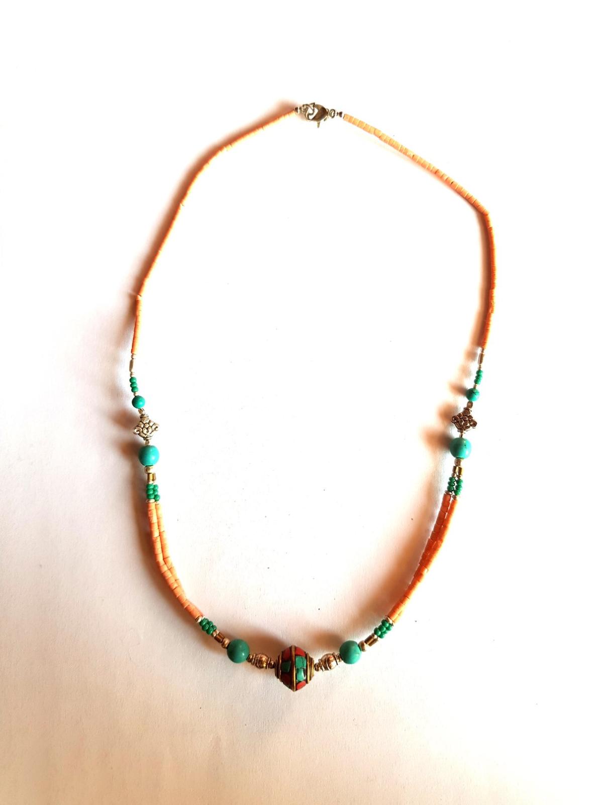 Collier lien rose