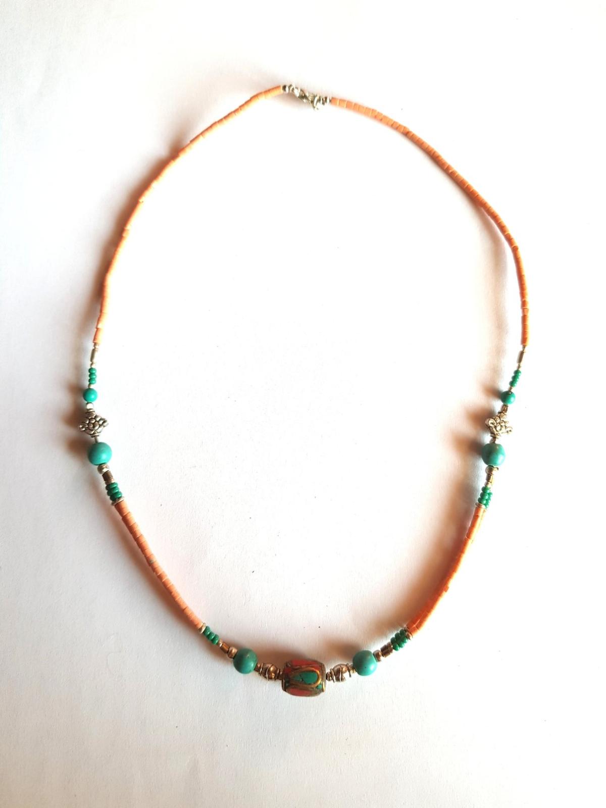 Collier lien rose