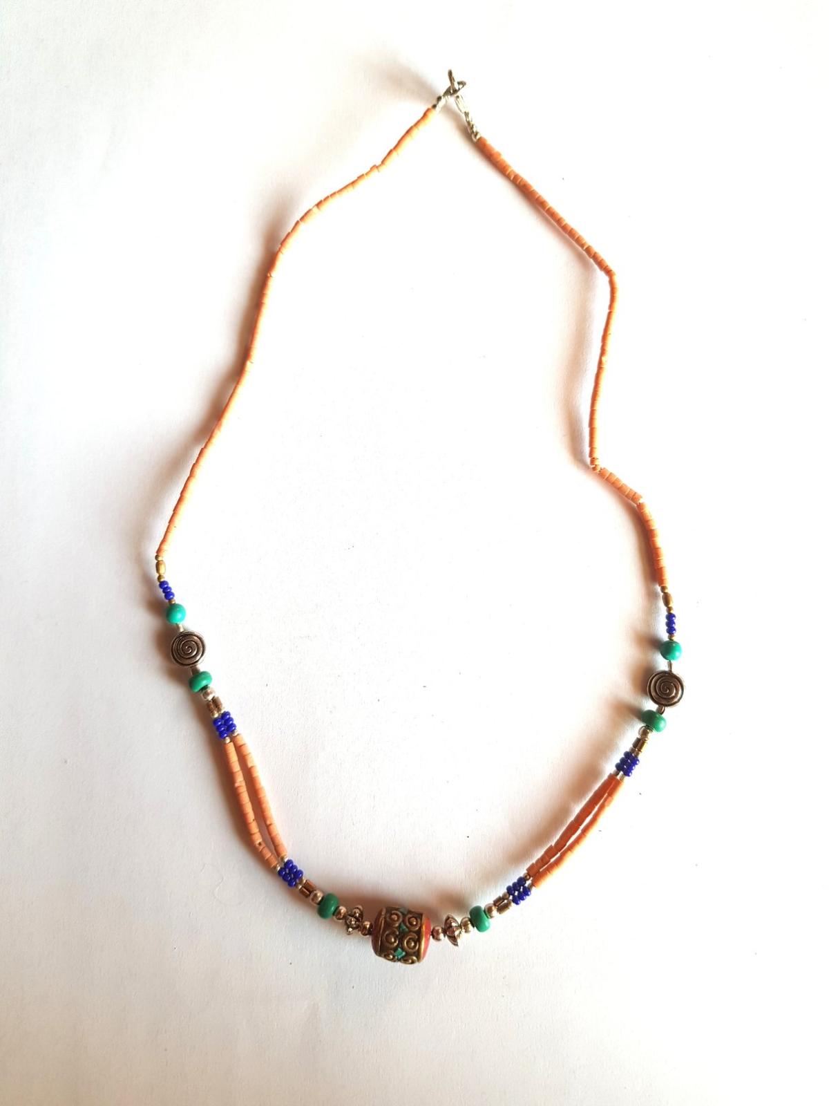 Collier lien rose