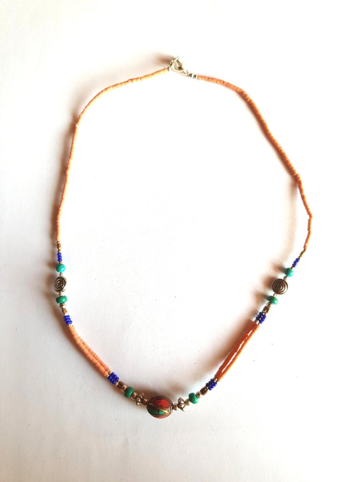 Collier lien rose