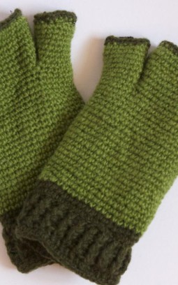 Mitaines crochet laine motif fleur vert