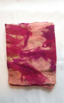 Echarpe en feutre et soie sari recyclé rose