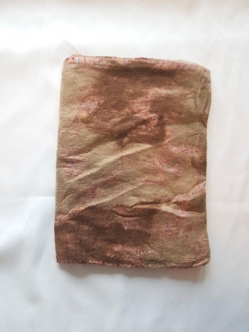 Echarpe en feutre et soie sari recyclé marron clair