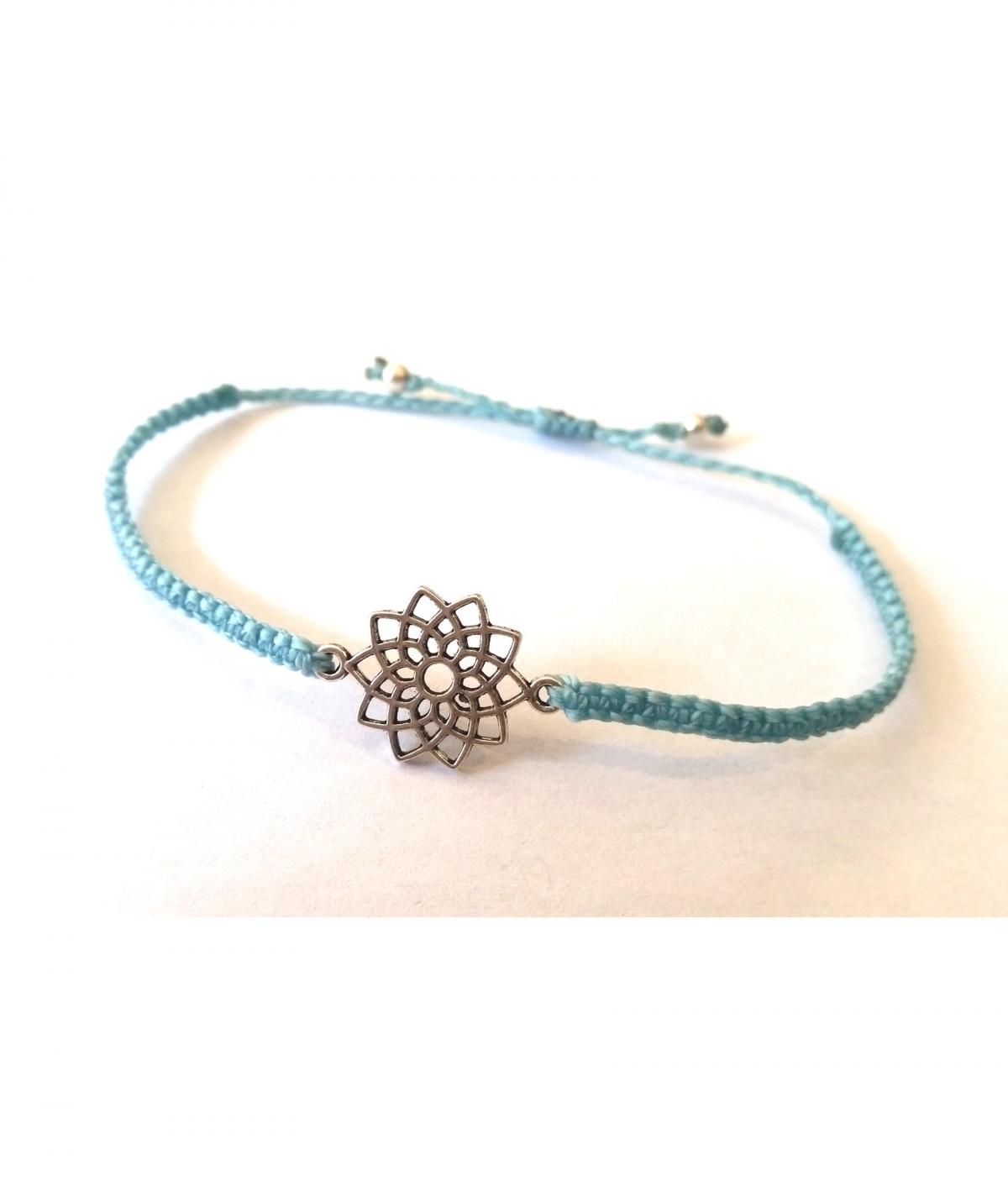 Bracelet fin macramé fleur différentes couleurs
